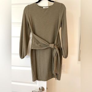 Green Front Tie Sweater Dress - Size M (8/10)